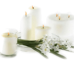 Белые цветы и свечи - Цветы GIF